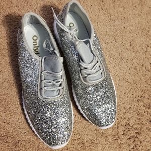 OnlyU Iris silver glitter sneakers size 11